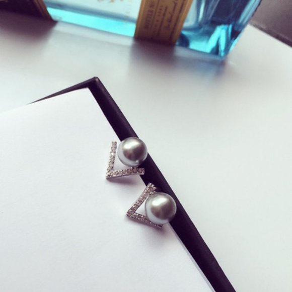 NEW Sterling Silver Diamond Pearl Stud Earrings - Picture 5 of 7